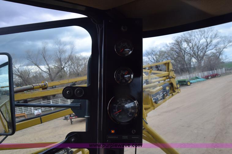 image for item BF9996 2004 Ag-Chem RoGator 1064 self-propelled sprayer