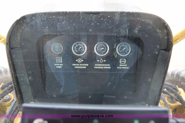 image for item BF9996 2004 Ag-Chem RoGator 1064 self-propelled sprayer