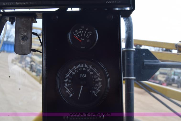 image for item BF9996 2004 Ag-Chem RoGator 1064 self-propelled sprayer