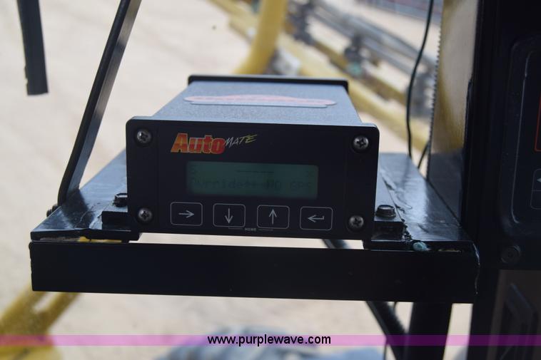 image for item BF9996 2004 Ag-Chem RoGator 1064 self-propelled sprayer