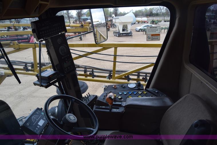 image for item BF9996 2004 Ag-Chem RoGator 1064 self-propelled sprayer