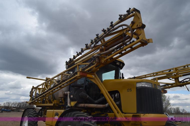 image for item BF9996 2004 Ag-Chem RoGator 1064 self-propelled sprayer