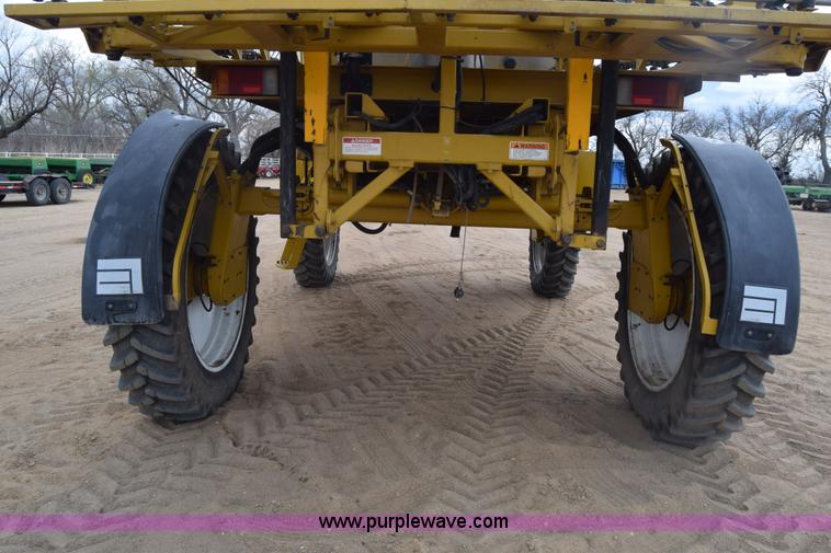 image for item BF9996 2004 Ag-Chem RoGator 1064 self-propelled sprayer