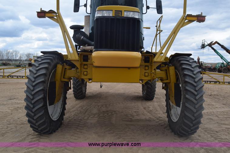 image for item BF9996 2004 Ag-Chem RoGator 1064 self-propelled sprayer