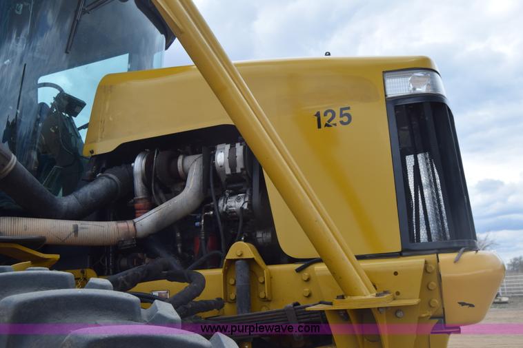 image for item BF9996 2004 Ag-Chem RoGator 1064 self-propelled sprayer