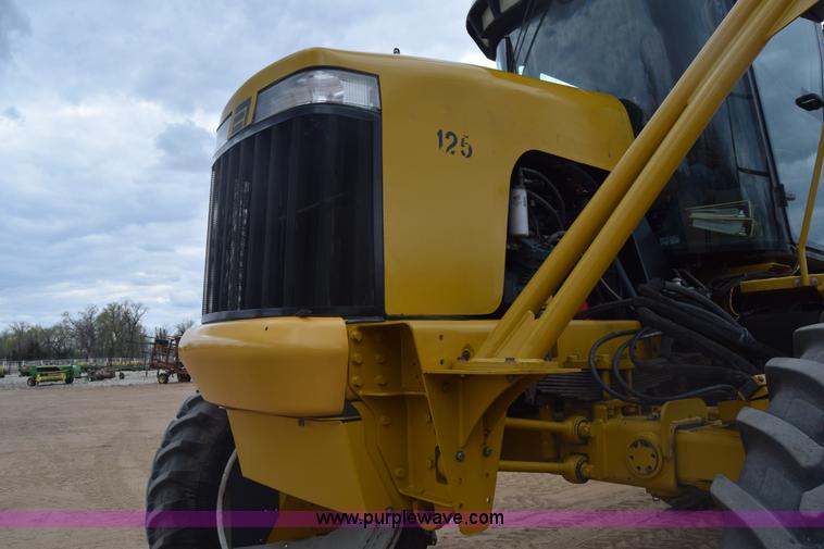 image for item BF9996 2004 Ag-Chem RoGator 1064 self-propelled sprayer