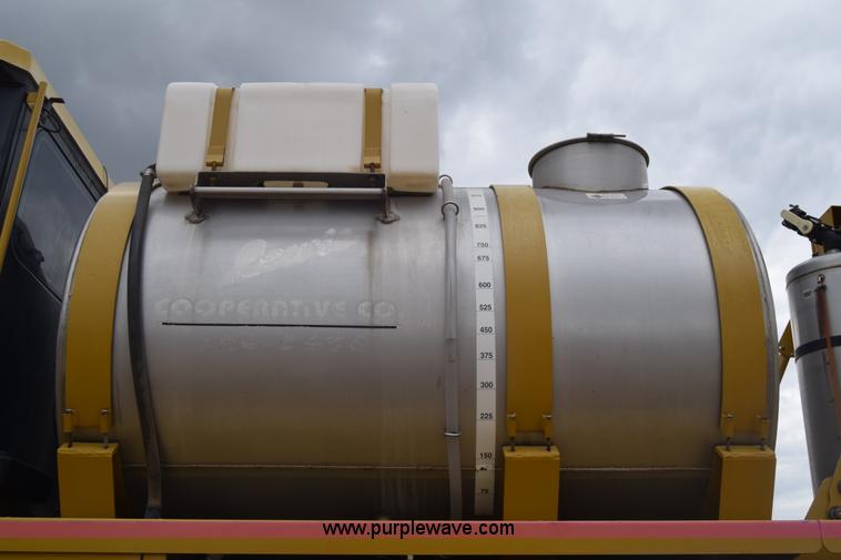 image for item BF9996 2004 Ag-Chem RoGator 1064 self-propelled sprayer