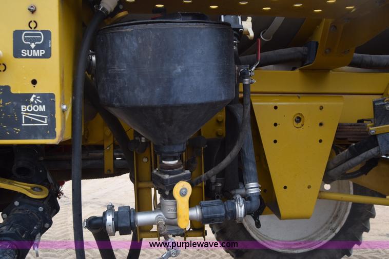 image for item BF9996 2004 Ag-Chem RoGator 1064 self-propelled sprayer