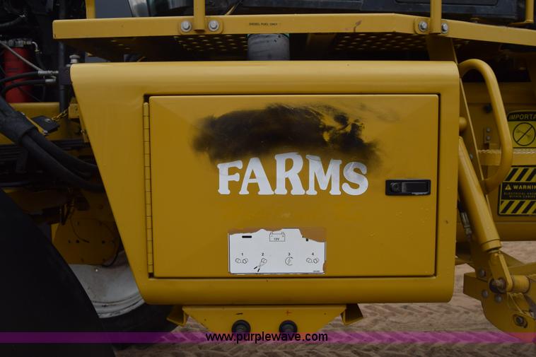 image for item BF9996 2004 Ag-Chem RoGator 1064 self-propelled sprayer