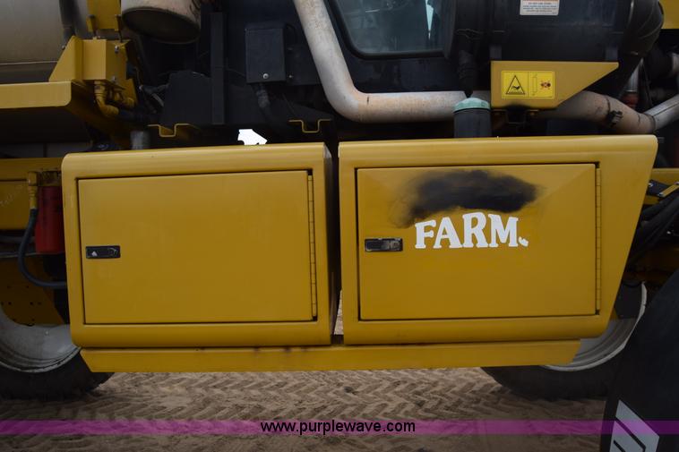 image for item BF9996 2004 Ag-Chem RoGator 1064 self-propelled sprayer