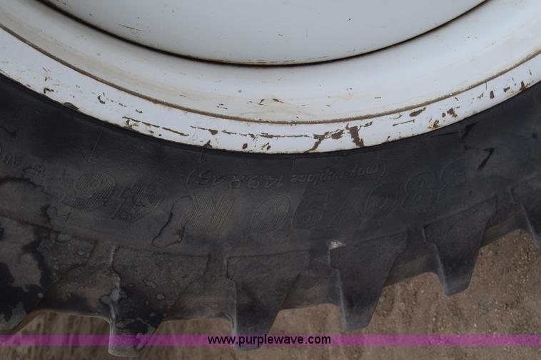 image for item BF9996 2004 Ag-Chem RoGator 1064 self-propelled sprayer