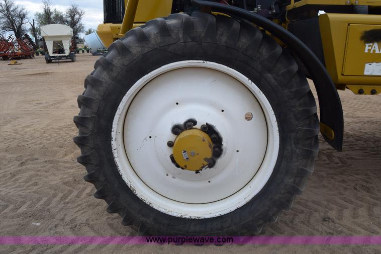 image for item BF9996 2004 Ag-Chem RoGator 1064 self-propelled sprayer