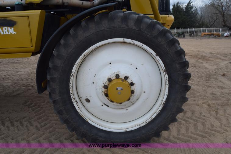 image for item BF9996 2004 Ag-Chem RoGator 1064 self-propelled sprayer