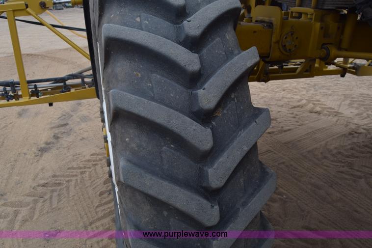 image for item BF9996 2004 Ag-Chem RoGator 1064 self-propelled sprayer