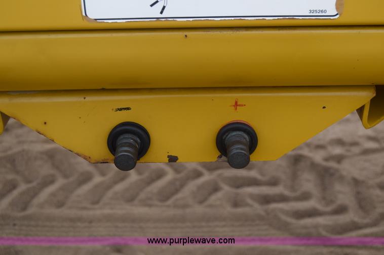 image for item BF9996 2004 Ag-Chem RoGator 1064 self-propelled sprayer