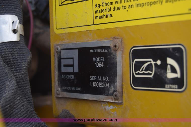 image for item BF9996 2004 Ag-Chem RoGator 1064 self-propelled sprayer