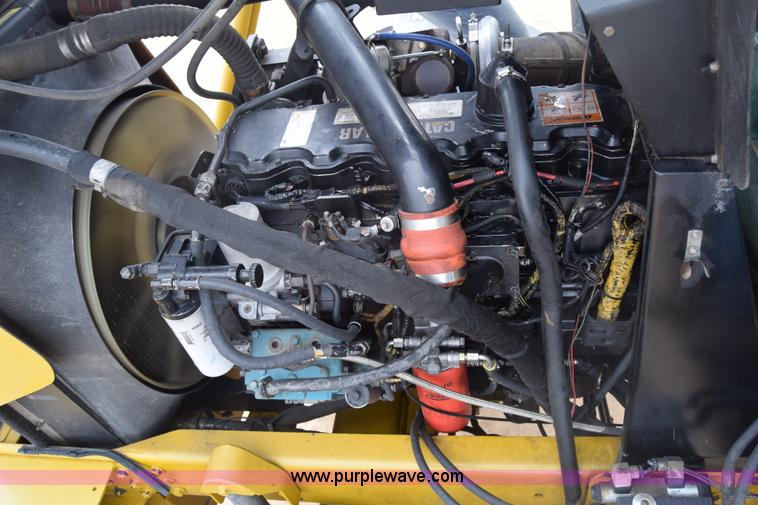 image for item BF9996 2004 Ag-Chem RoGator 1064 self-propelled sprayer