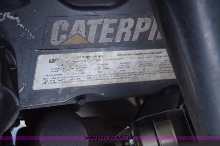 image for item BF9996 2004 Ag-Chem RoGator 1064 self-propelled sprayer