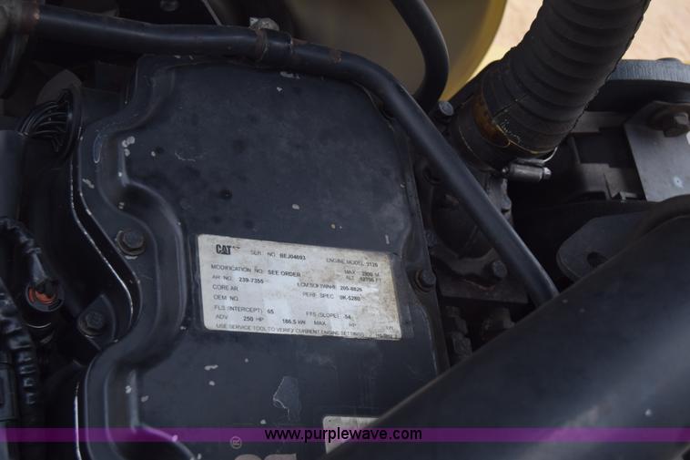 image for item BF9996 2004 Ag-Chem RoGator 1064 self-propelled sprayer