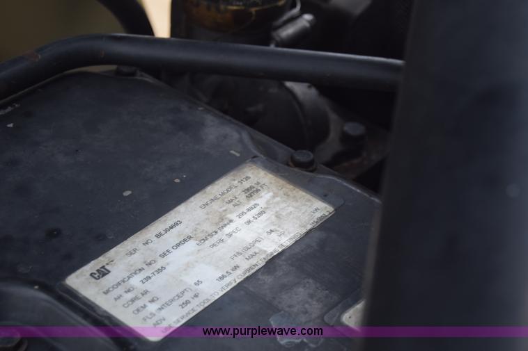 image for item BF9996 2004 Ag-Chem RoGator 1064 self-propelled sprayer