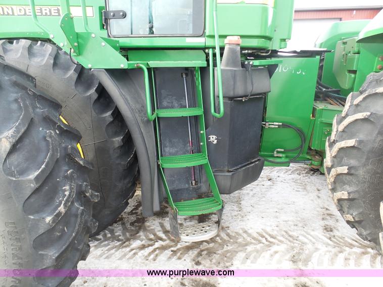 image for item BH9425 1998 John Deere 9400 4WD tractor