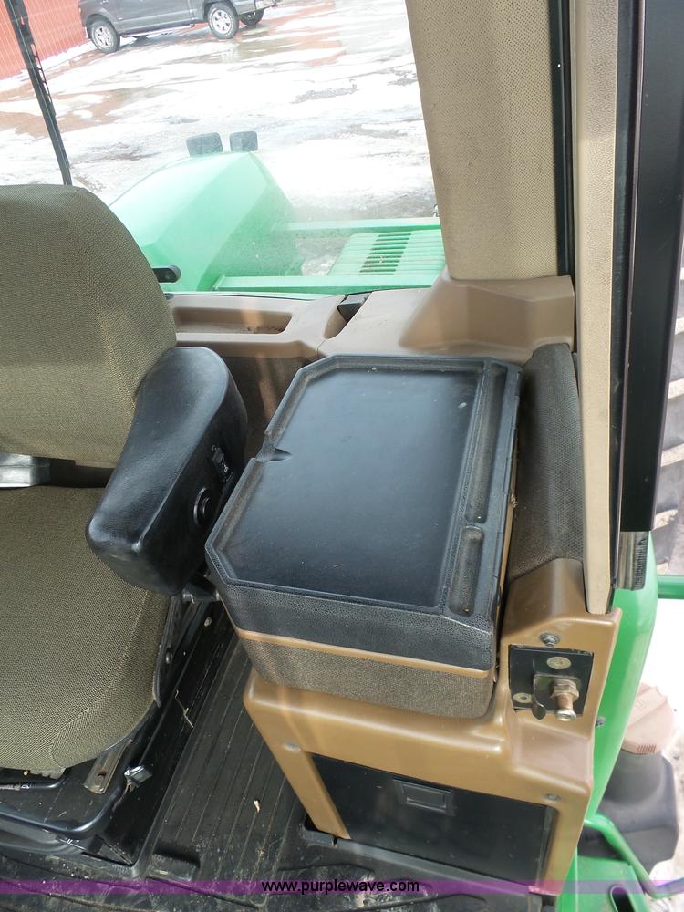 image for item BH9425 1998 John Deere 9400 4WD tractor