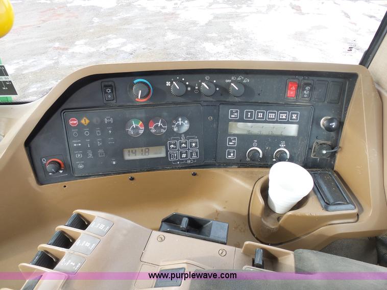 image for item BH9425 1998 John Deere 9400 4WD tractor