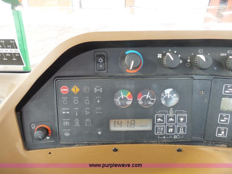 image for item BH9425 1998 John Deere 9400 4WD tractor