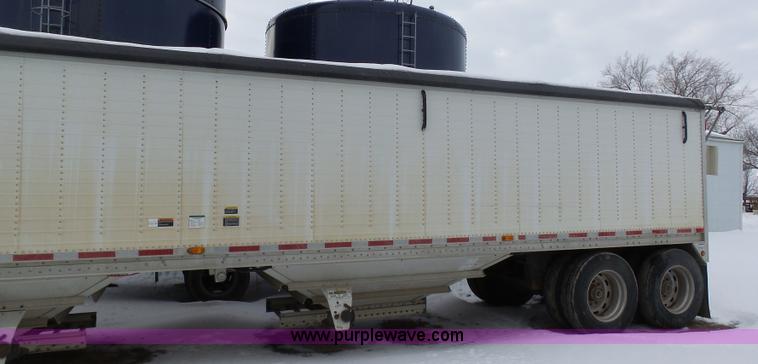 image for item BH9426 2007 Wilson DWH-550 double hopper grain trailer