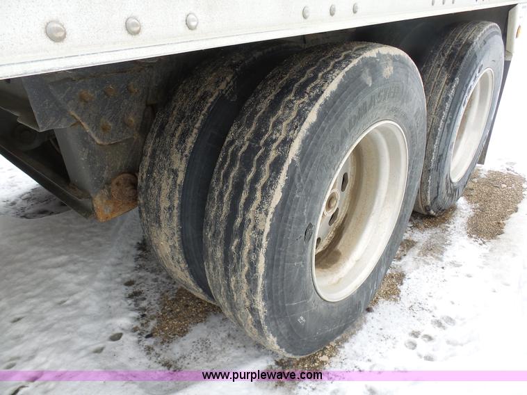 image for item BH9426 2007 Wilson DWH-550 double hopper grain trailer