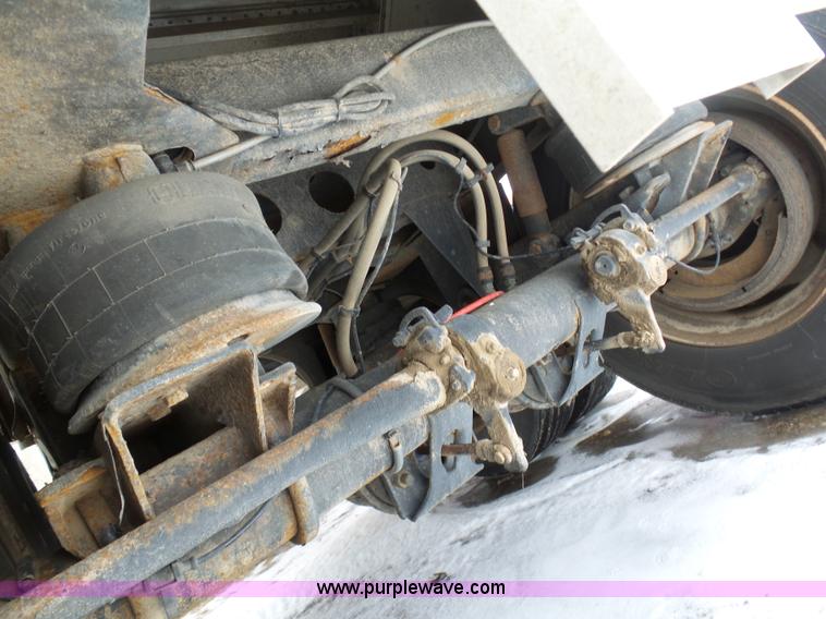 image for item BH9426 2007 Wilson DWH-550 double hopper grain trailer