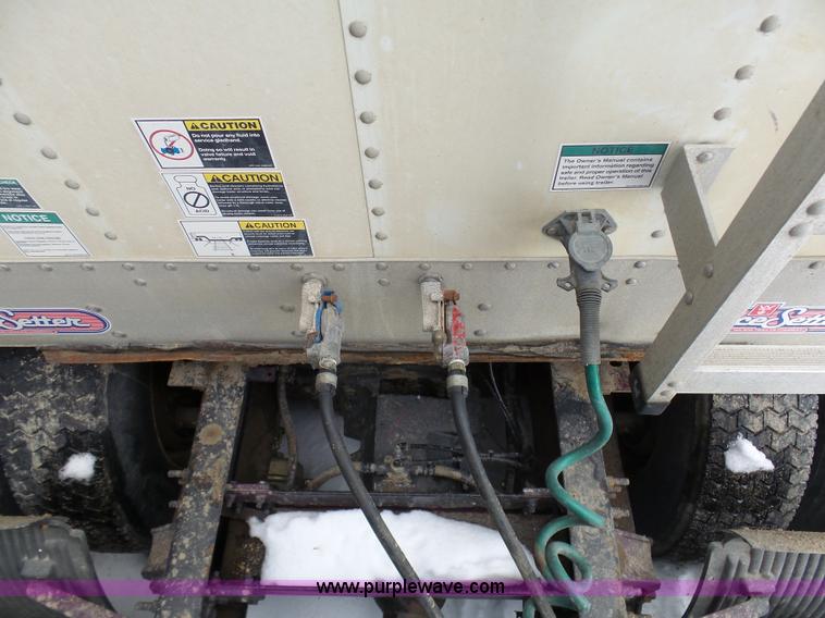 image for item BH9426 2007 Wilson DWH-550 double hopper grain trailer