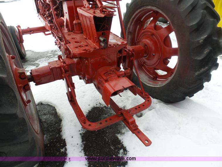 image for item BH9427 Farmall 460 tractor