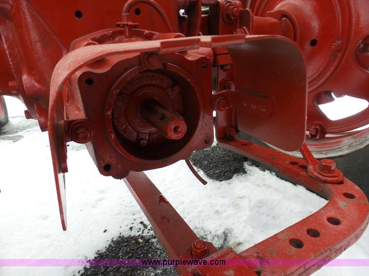 image for item BH9427 Farmall 460 tractor