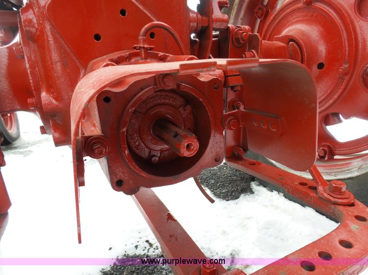 image for item BH9427 Farmall 460 tractor