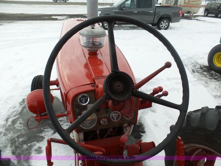 image for item BH9427 Farmall 460 tractor