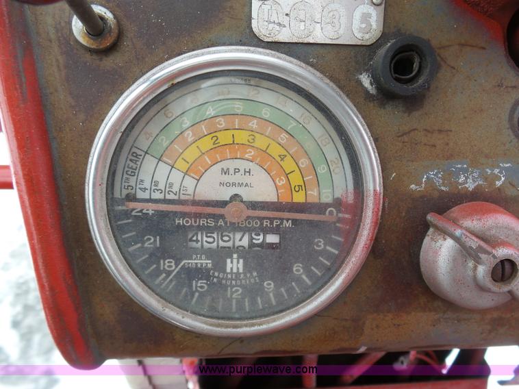 image for item BH9427 Farmall 460 tractor