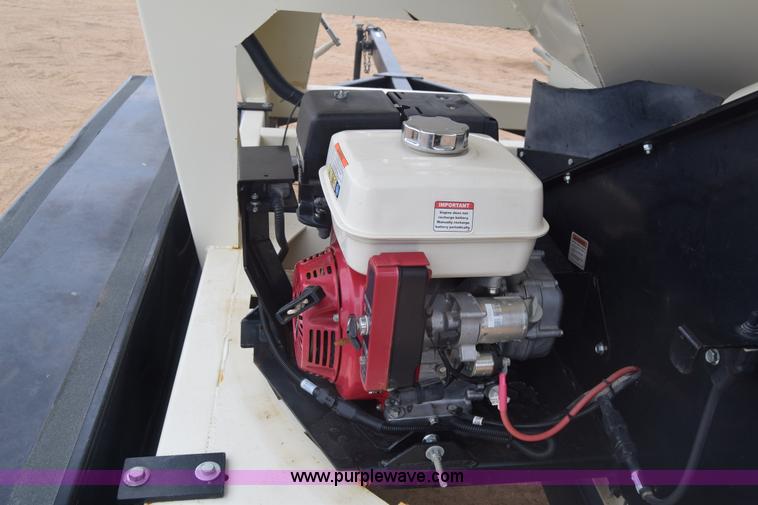 image for item BX9712 2014 Friesen 375RT seed tender