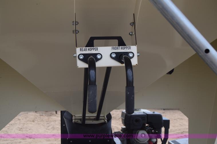 image for item BX9712 2014 Friesen 375RT seed tender