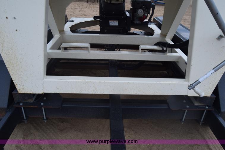 image for item BX9712 2014 Friesen 375RT seed tender