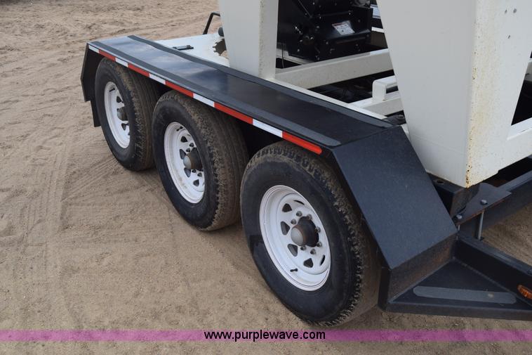 image for item BX9712 2014 Friesen 375RT seed tender