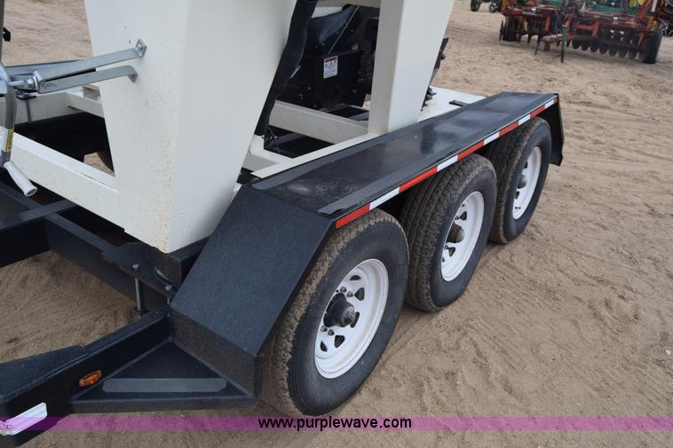 image for item BX9712 2014 Friesen 375RT seed tender