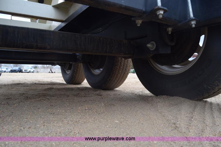 image for item BX9712 2014 Friesen 375RT seed tender