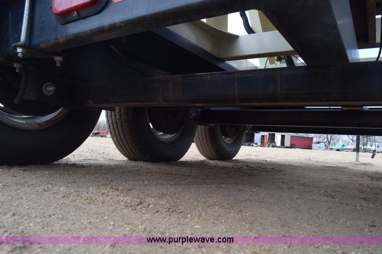 image for item BX9712 2014 Friesen 375RT seed tender