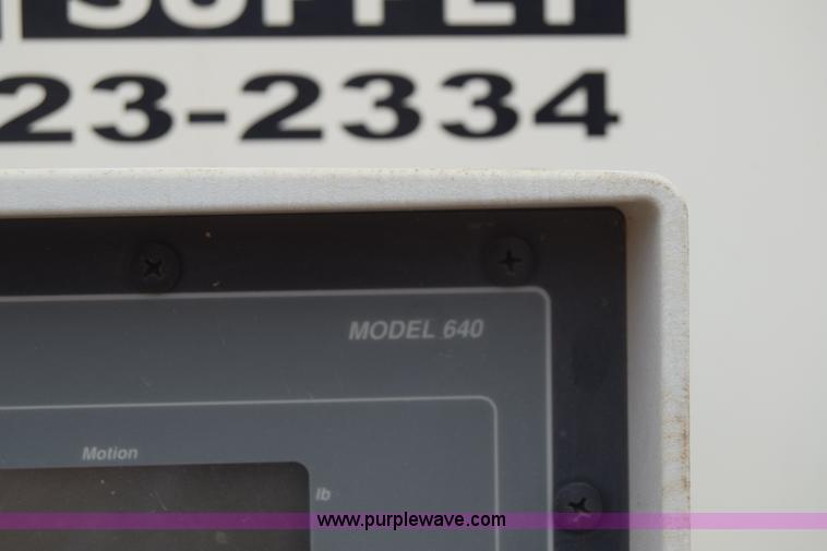 image for item BX9712 2014 Friesen 375RT seed tender