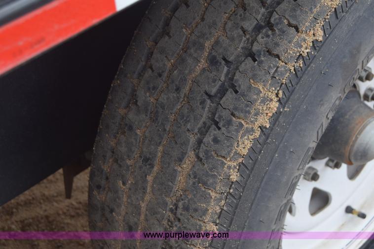 image for item BX9712 2014 Friesen 375RT seed tender