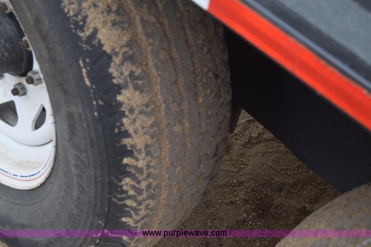 image for item BX9712 2014 Friesen 375RT seed tender