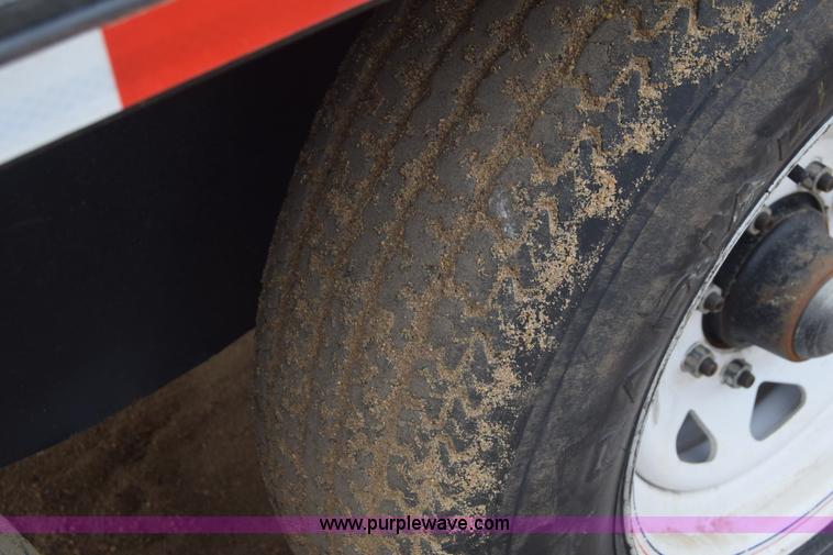 image for item BX9712 2014 Friesen 375RT seed tender