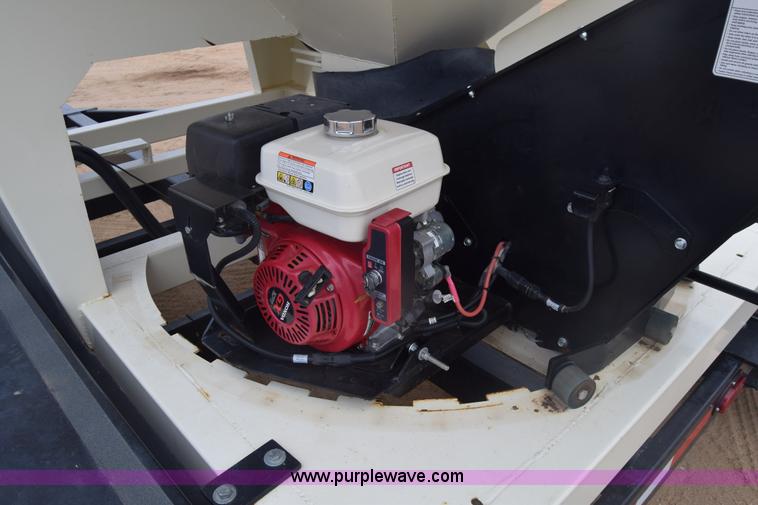 image for item BX9712 2014 Friesen 375RT seed tender