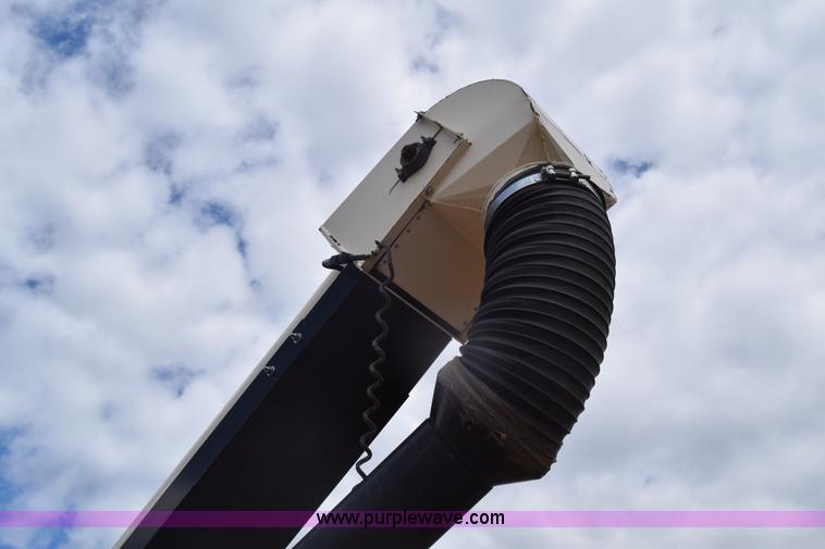 image for item BX9712 2014 Friesen 375RT seed tender